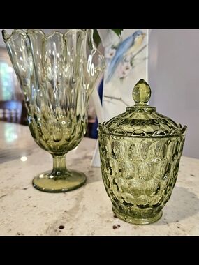 Thumbprint Colonial Green Glass Fenton Sugar Bowl scalloped Edges Home Accents
